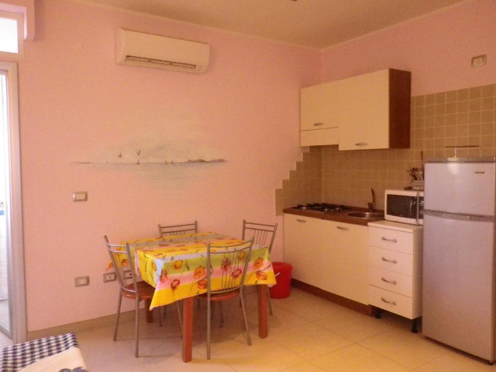 Elisart Guest House ألغيرو الغرفة الصورة